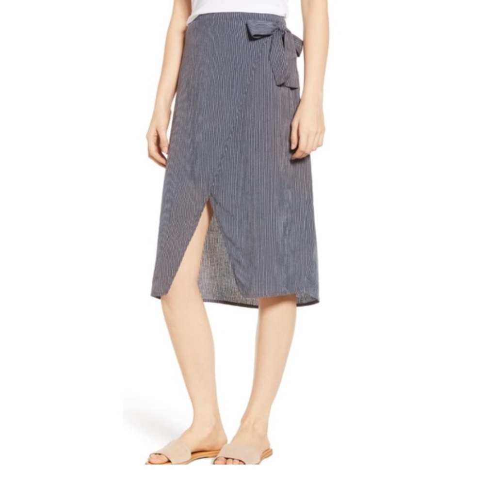 Roxy Ferry Escape Wrap Skirt In Navy/White Stripe